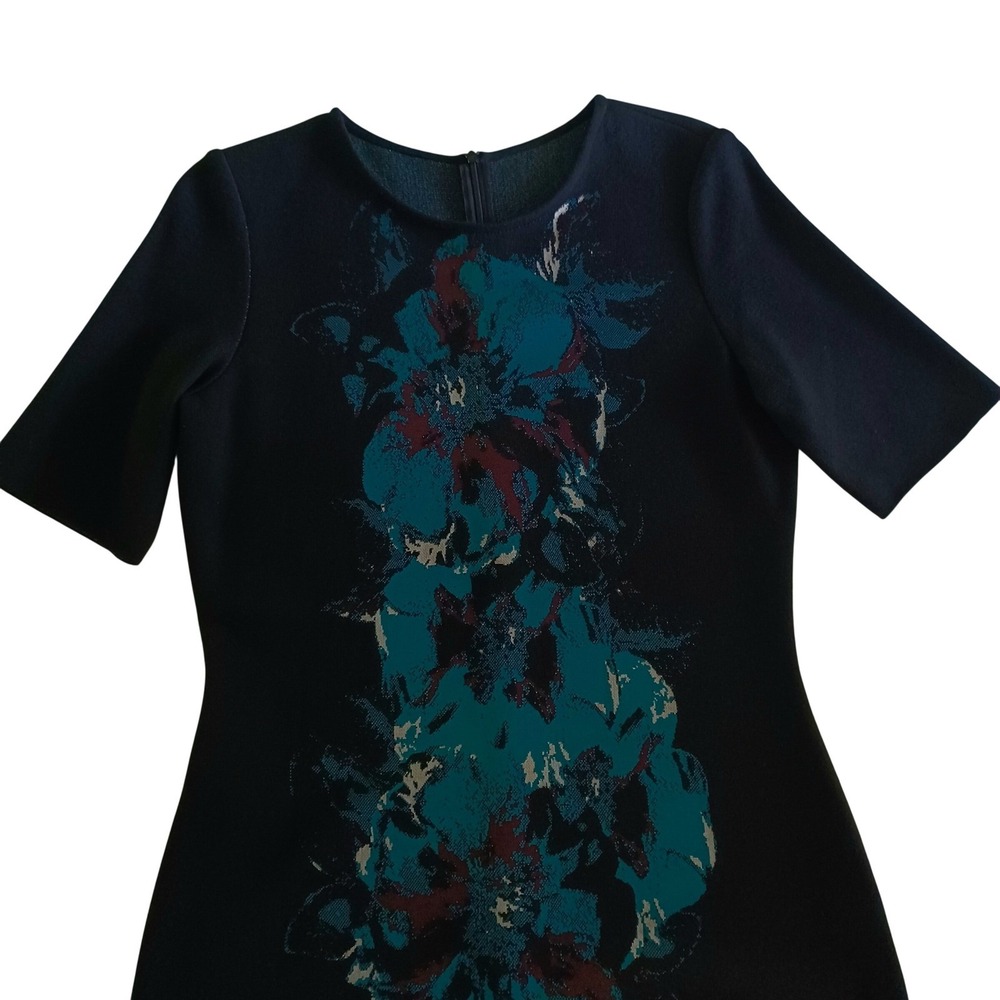 St. John Black Knit Sheath Dress Abstract Floral Intarsia Short Sleeve Size 6 - Picture 5 of 12